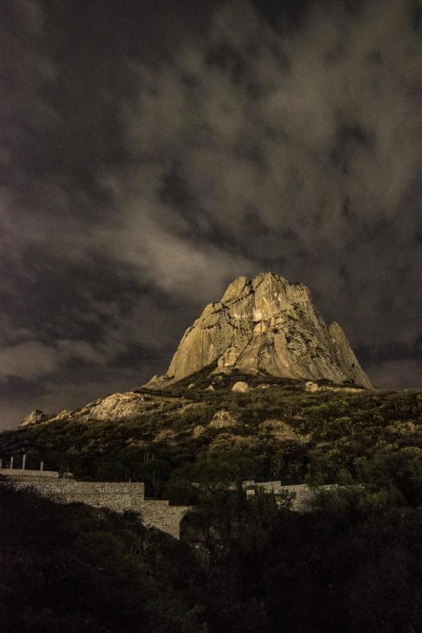 Hotel Casa Del Arbol Bernal Kültér fotó